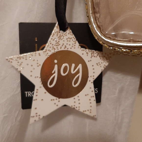 Gold Make Up Travel Bag 3 compartment - Picture 3 of 4